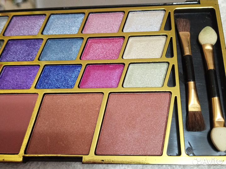 Тени и румяна