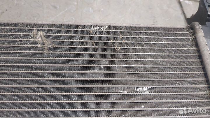 Радиатор охлаждения двигателя Dacia Logan, 2014