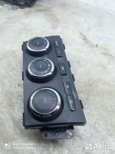Блок управления климат-контролем Mazda 6 GH 2.0