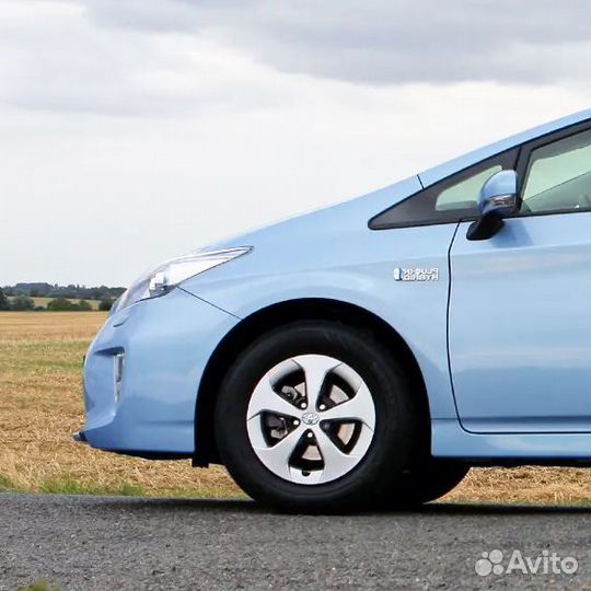 Крыло переднее левое в цвет Toyota Prius XW30