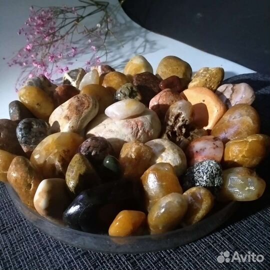 Белые камни,кварциты,халцедоны. 1 кг