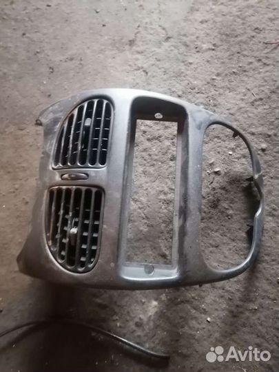 Центральная консоль пежо 206