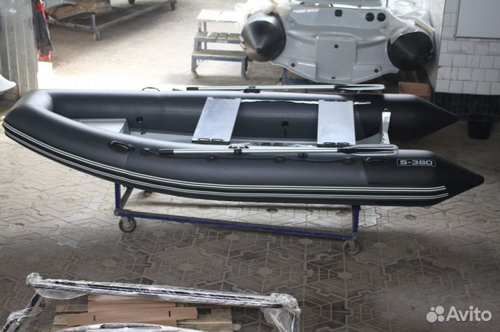 Лодка риб Скаут 380