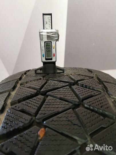 Bridgestone Blizzak DM-V2 285/45 R22 110T