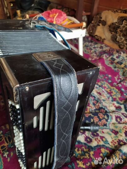 Музыкальный инструмент Баян