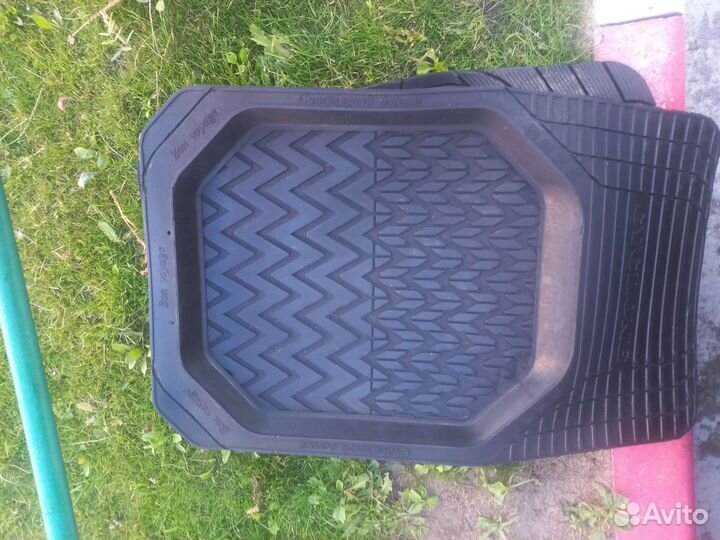 Автомобильные коврики резиновые