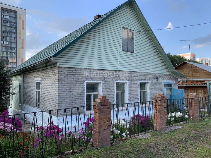 Дом 76,4 м² на участке 6,84 га