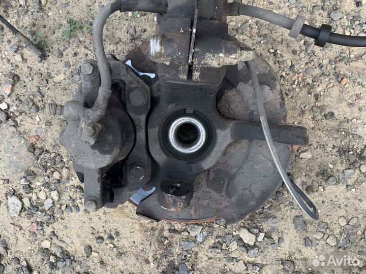 Поворотный кулак правый Skoda rapid 1.6 MPI MT