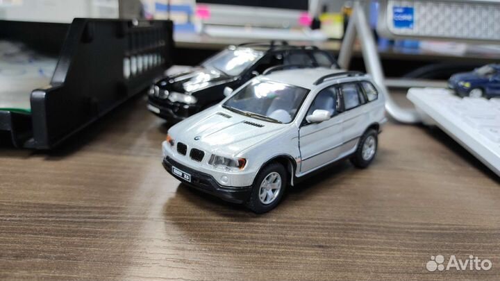 Масштабная модель BMW X5 (e53) 1/36