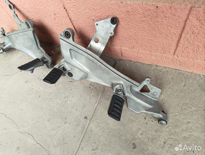 Кронштейны подножек honda st1100 pan european