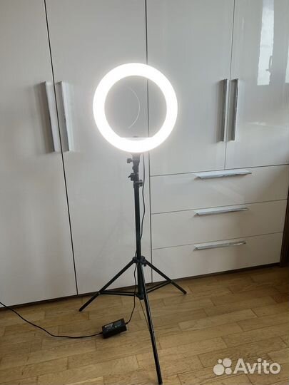 Кольцевая YQ360A лампа со штативом бу 36 см