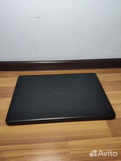 HP ryzen 3 2200u/vega 3 graphics/full hd 1920x1080