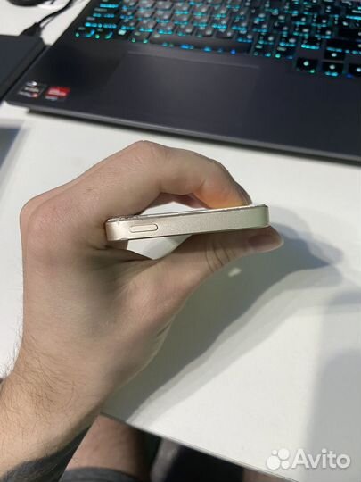 iPhone SE, 32 ГБ
