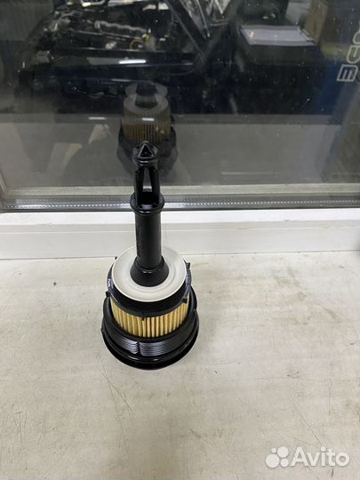 Mercedes-Benz A2701800300 Крышка масляного фильтра