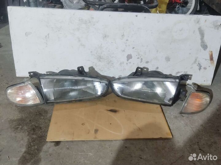 Фары на hyundai lantra 1