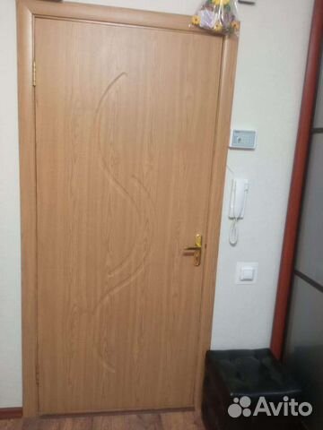 Дверь входная деревянная