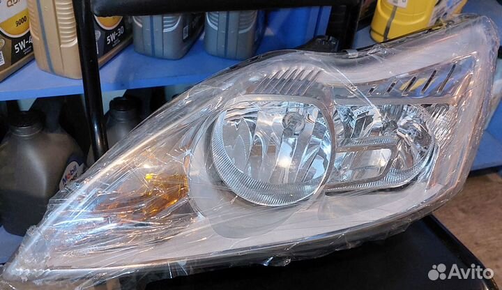 Фара левая Ford Focus II 2008-2011