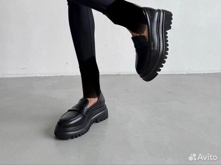 Лоферы женские