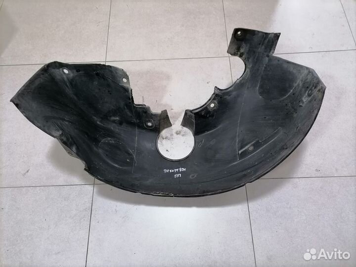 Подкрылок (локер) передний правый Ford Escort 1989