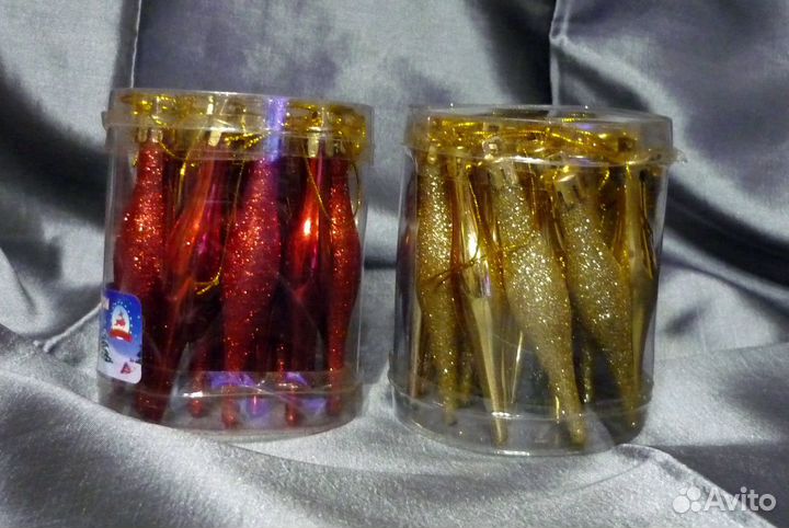 Елочные игрушки, ёлка, шишки, корзинка