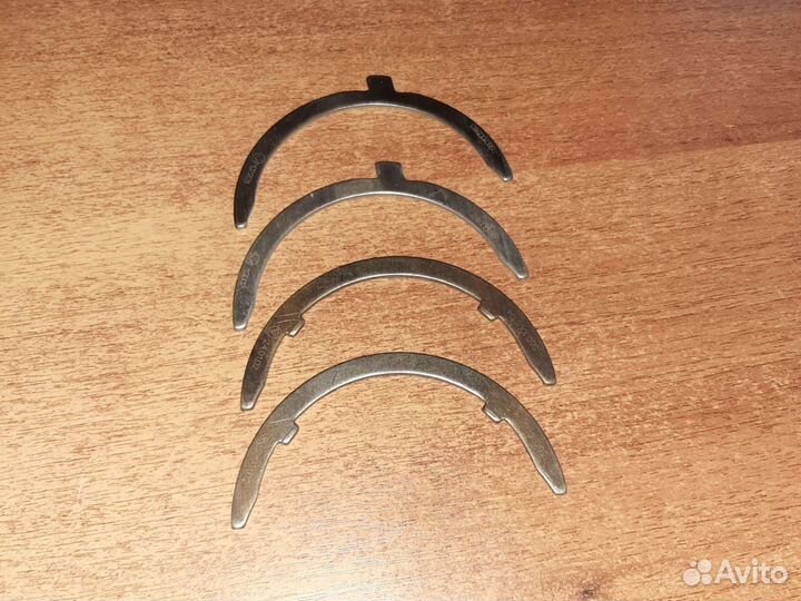 Полукольцо упорное коленвала 560 Штайер