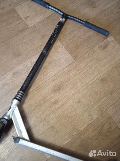 Трюковой самокат высота 90 длина 68 ширина руля 59