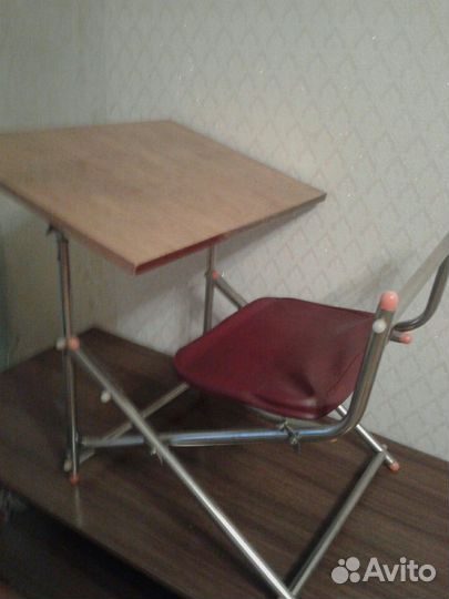 Парта для школьника начальных классов