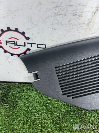 Заглушка обшивки багажника задняя правая Toyota