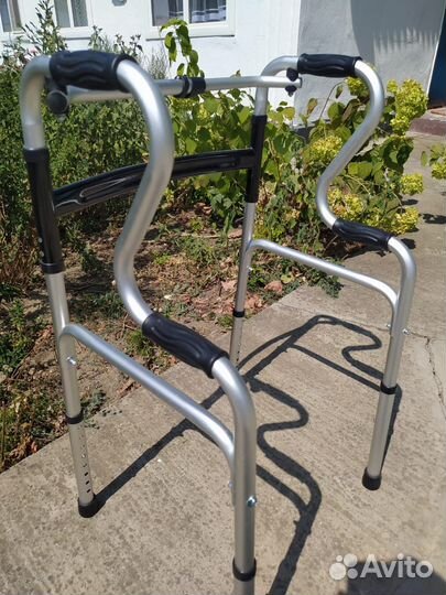 Ходунки для инвалидов