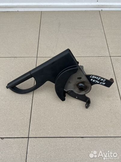 Ручник SsangYong Actyon