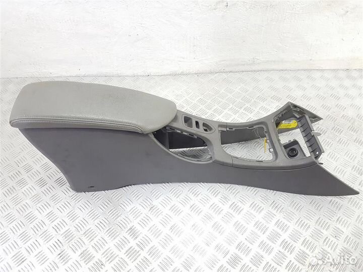 Подлокотник Renault Laguna