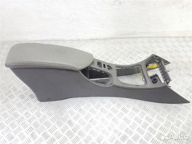 Подлокотник Renault Laguna