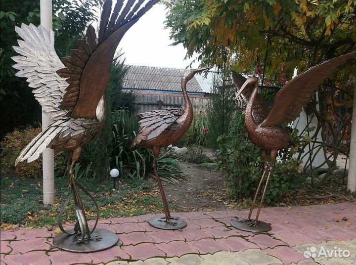 Скульптура семья журавлей