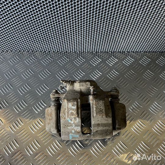 Суппорт тормозной передний левый Mercedes-Benz C-к