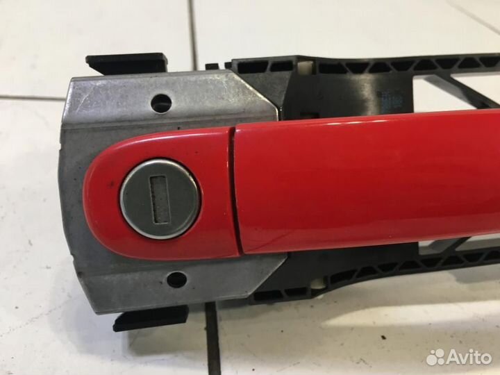 Ручка двери передней наружная правая Volkswagen Po