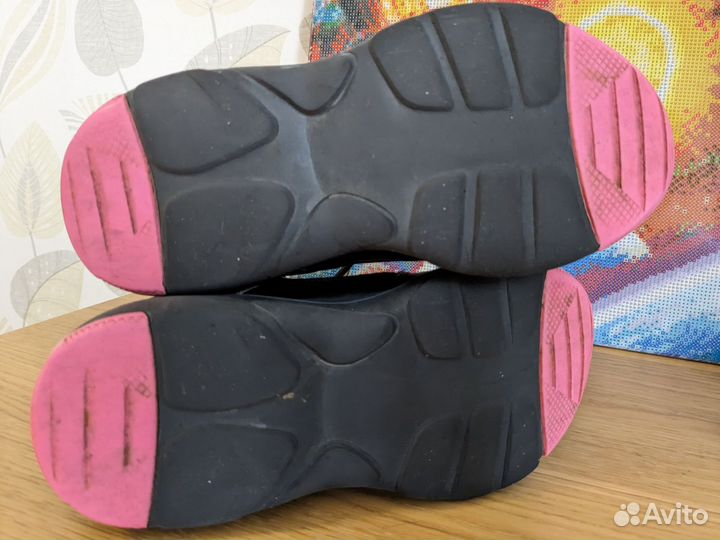 Кроссовки женские 37