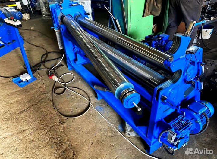 Вальцовочный трехвалковый листогиб