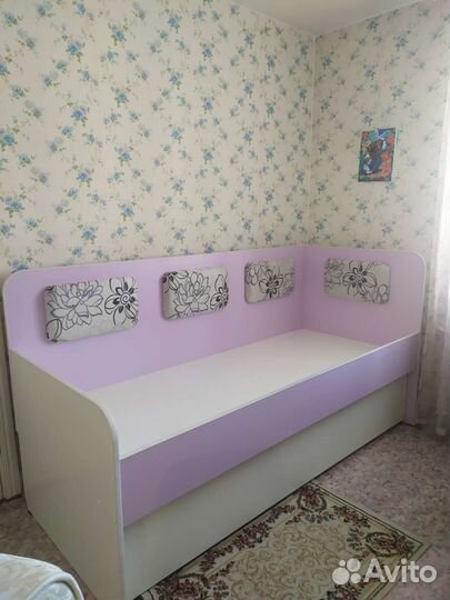 Письменый стол и кровать бу