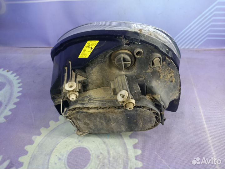 Фара правая LADA Priora. под ремонт