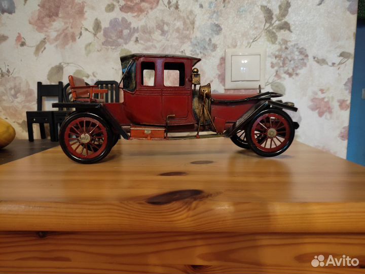 Модель ретро-Автомобиль
