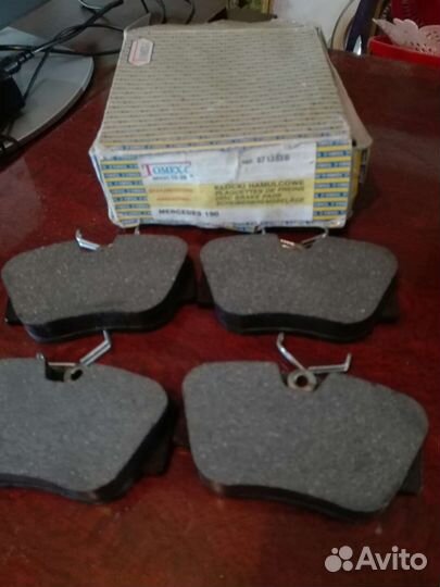 Передние торм колодки Мерседес - 190