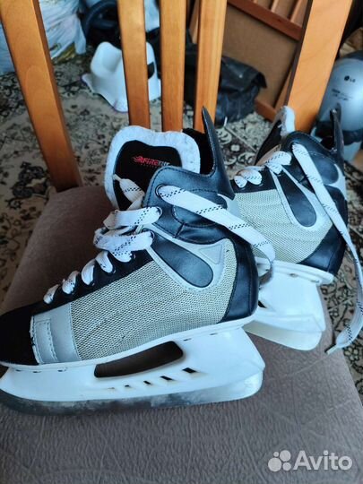 Коньки хоккейные