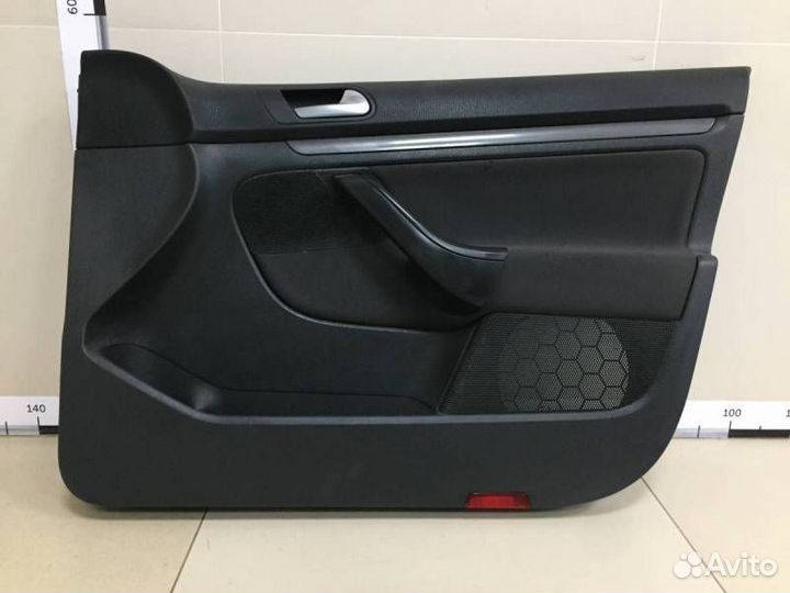 Обшивка двери передней правой Volkswagen Jetta 1K
