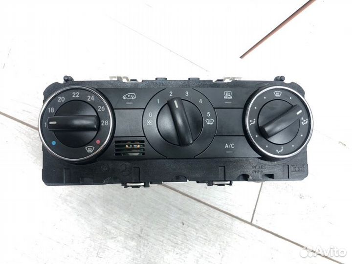 Блок управления климат-контролем Mercedes-Benz