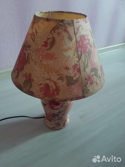 Лампа настольная