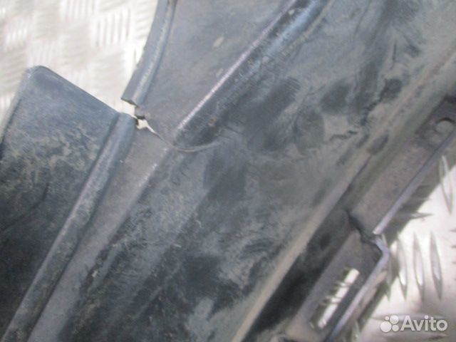 Корпус подножки левый Volvo 82644146