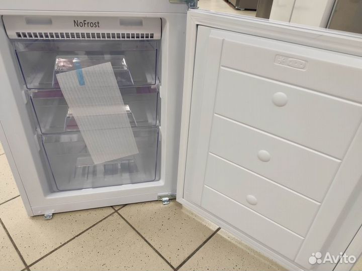 Встраиваемый холодильник Hansa BK 316.3FNA