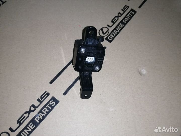 Камера левого зеркала Lexus Lx 3