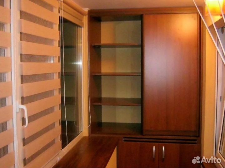 Шкаф на лоджию