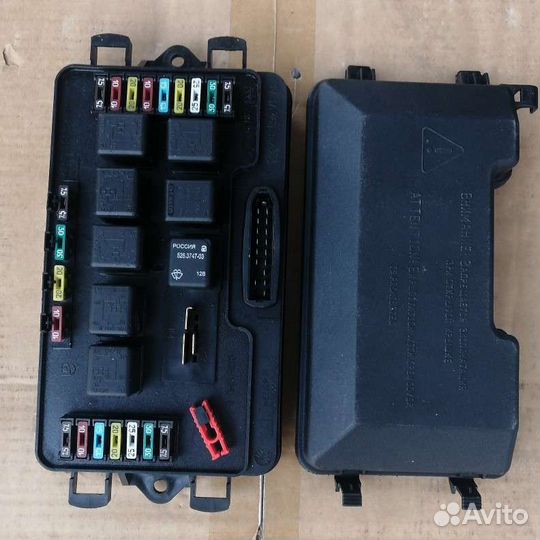 Монтажный блок ваз 2114